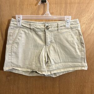 American Eagle Outfitters khaki shorts